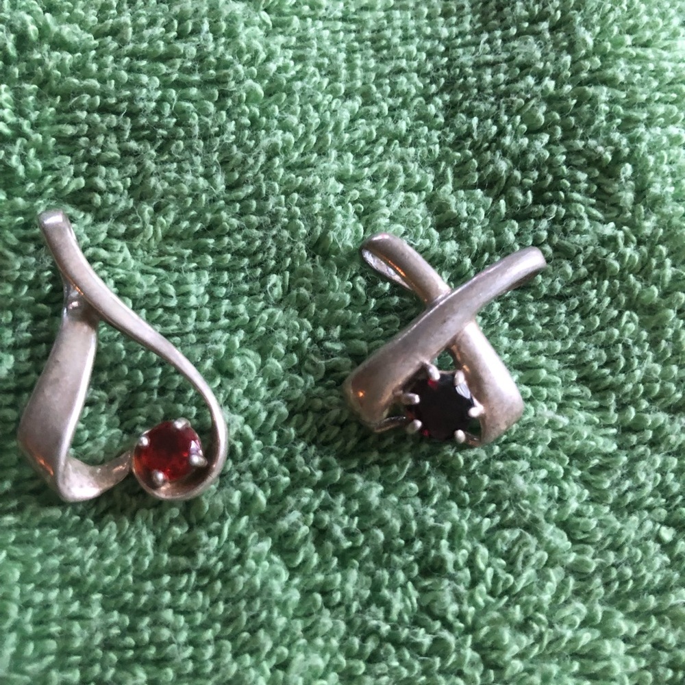 Set of two pendants